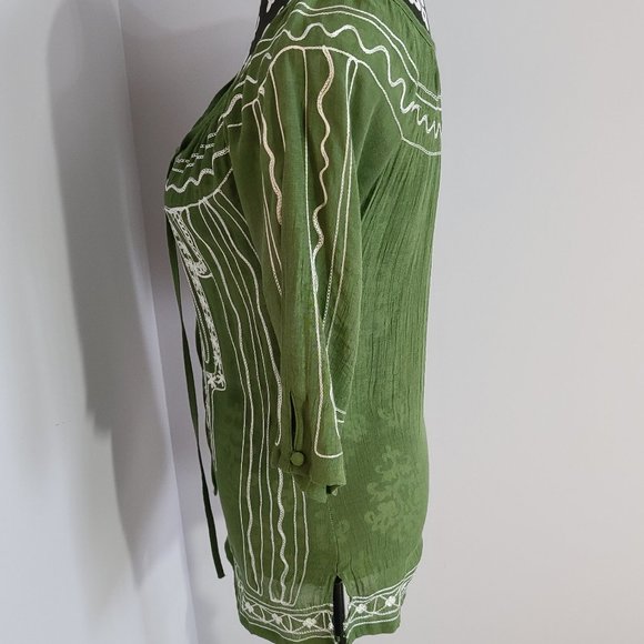le chateau Green Embroidered Blouse, Size XXS - Picture 6 of 9